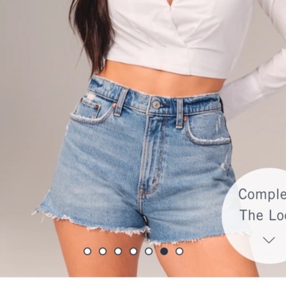 Abercrombie Curve Love High Rise Mom Short Medium Distressed Denim Size 32